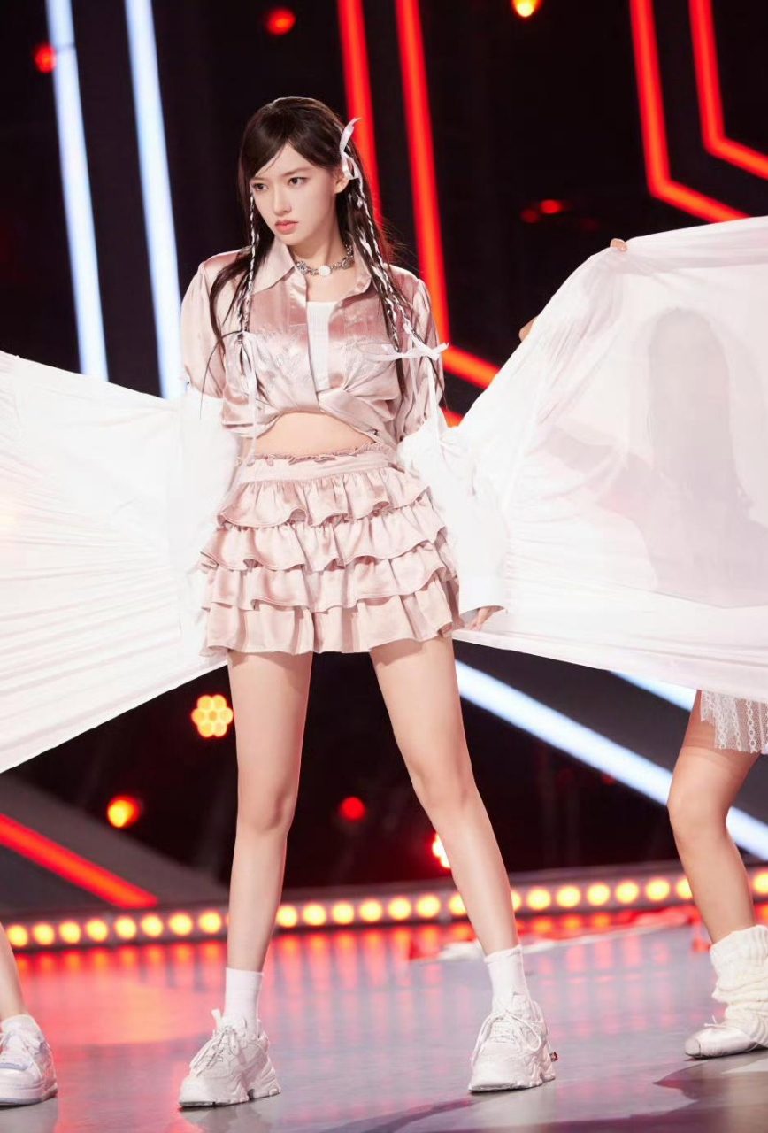 程潇这粉红芭蕾造型太可爱了哈哈哈