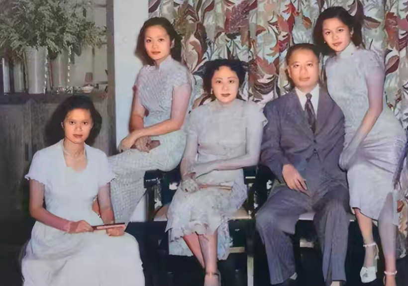 1942年,宋子文和宋子良,宋子安的合影,三位夫人貌美如花!