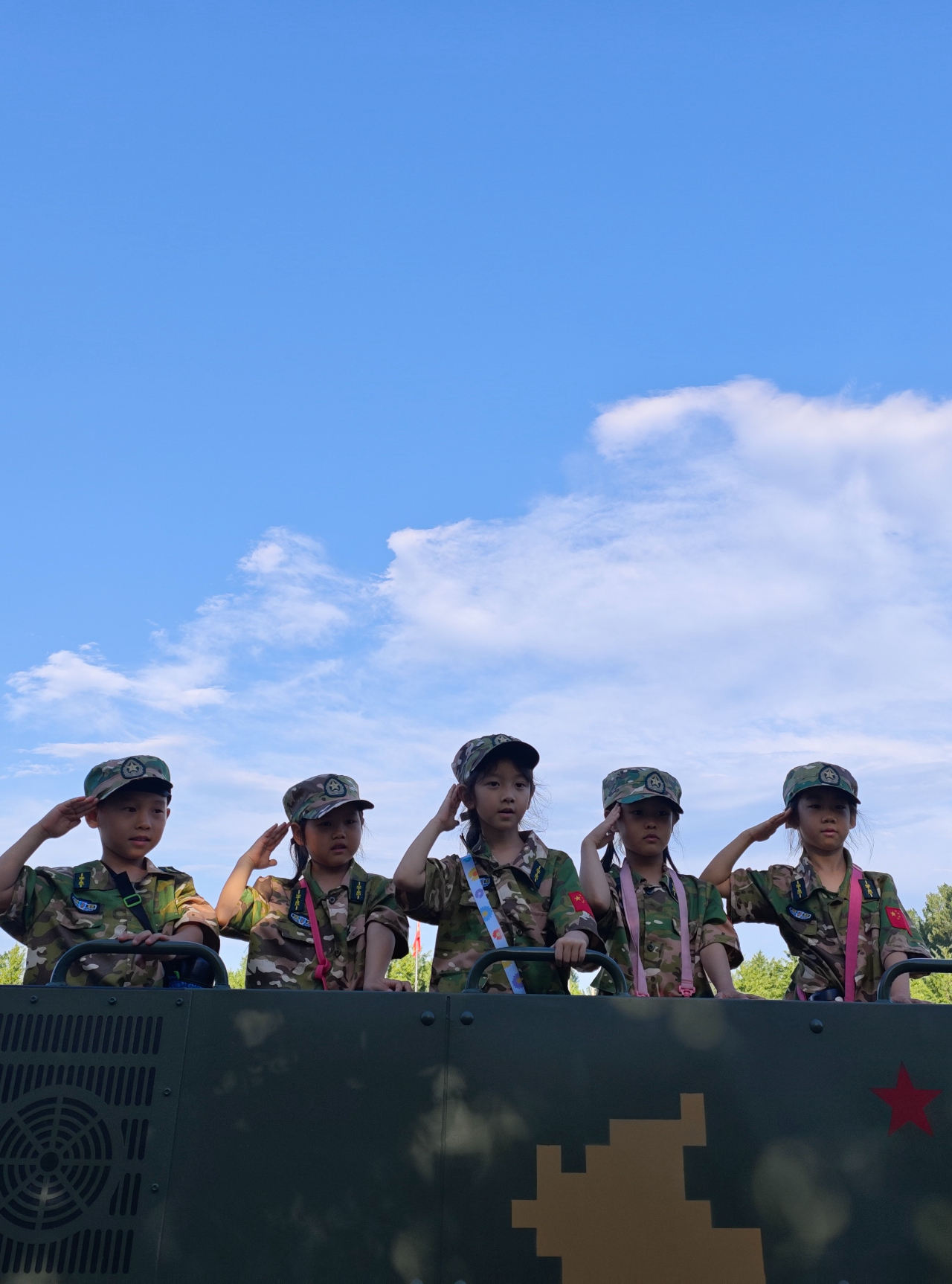 热烈欢迎蓝迪智慧乐园参加2024军事夏令营第一天活动纪实