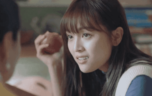 在古装剧中,这位男演员露出了一口雪白的大牙,差点让观众对其貌感产生