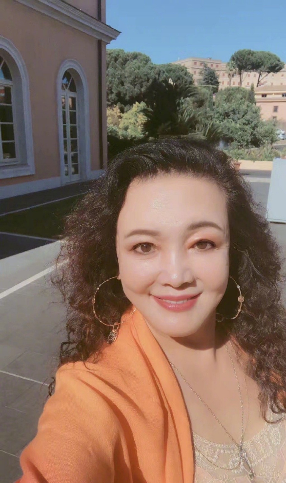 额头大的女人阳性力量强,脑子灵活,聪明,表面女人内心十足汉子