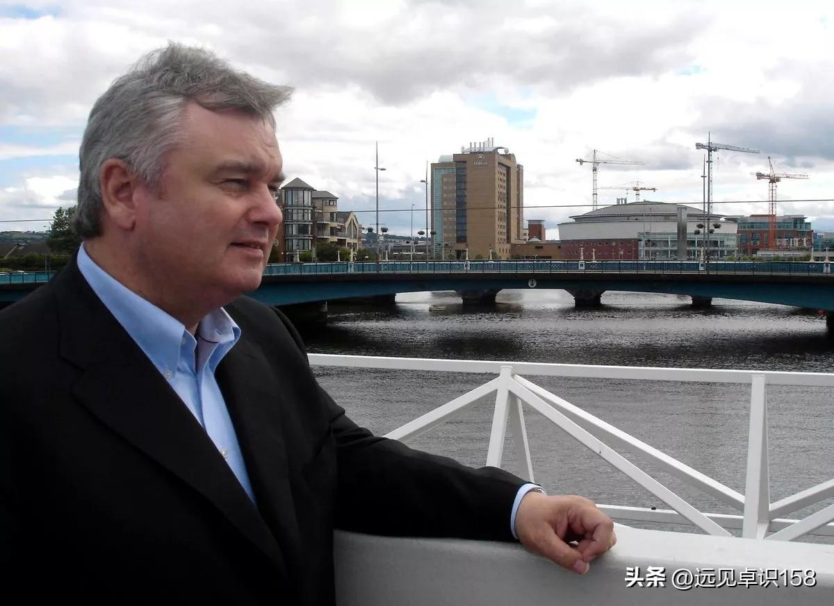 埃蒙·霍姆斯透露,巨大的分歧使露丝·兰斯福德的婚姻引发了分手