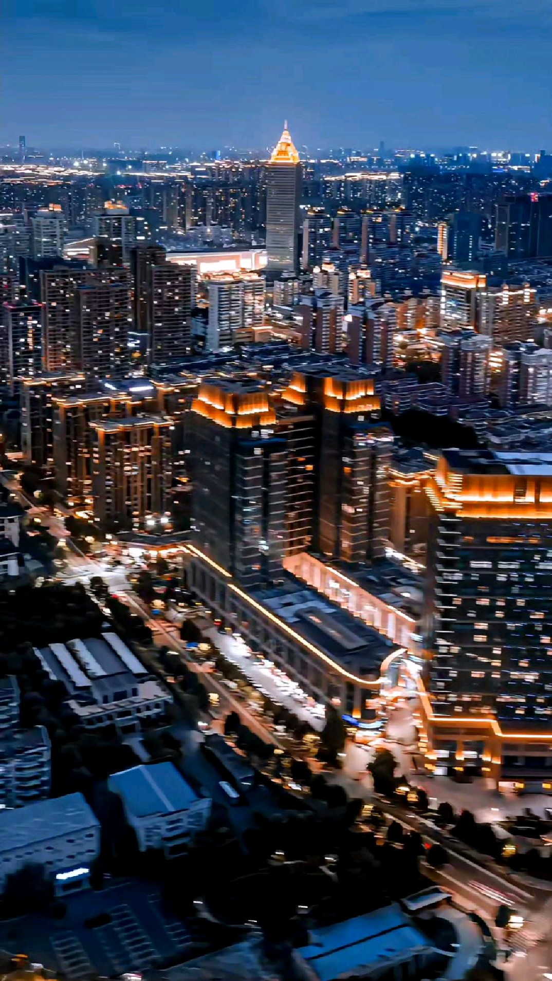 航拍杭州萧山繁华夜景,感觉怎么样?