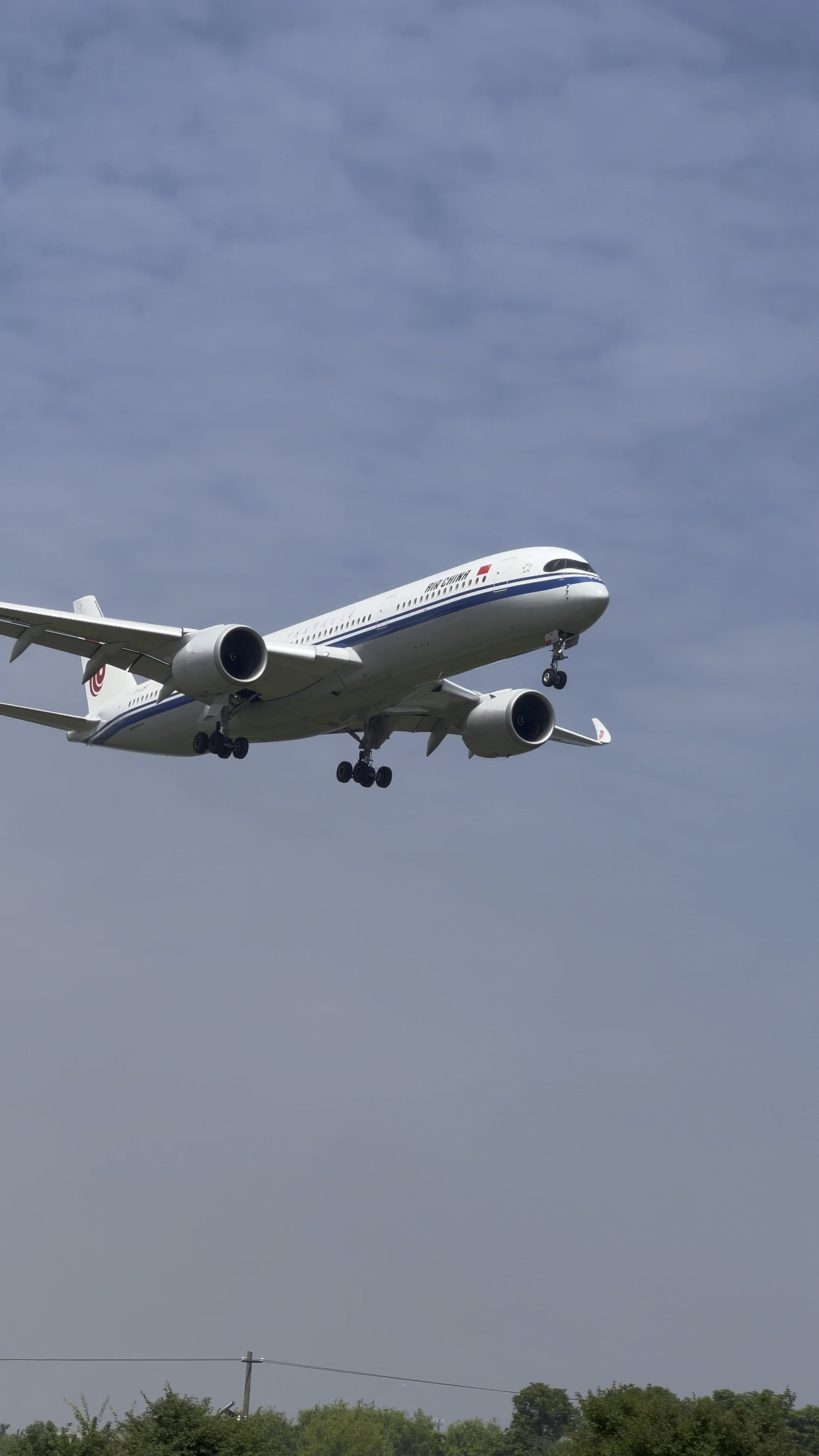 墨镜侠a350降落瞬间!宽体机就是帅呀!