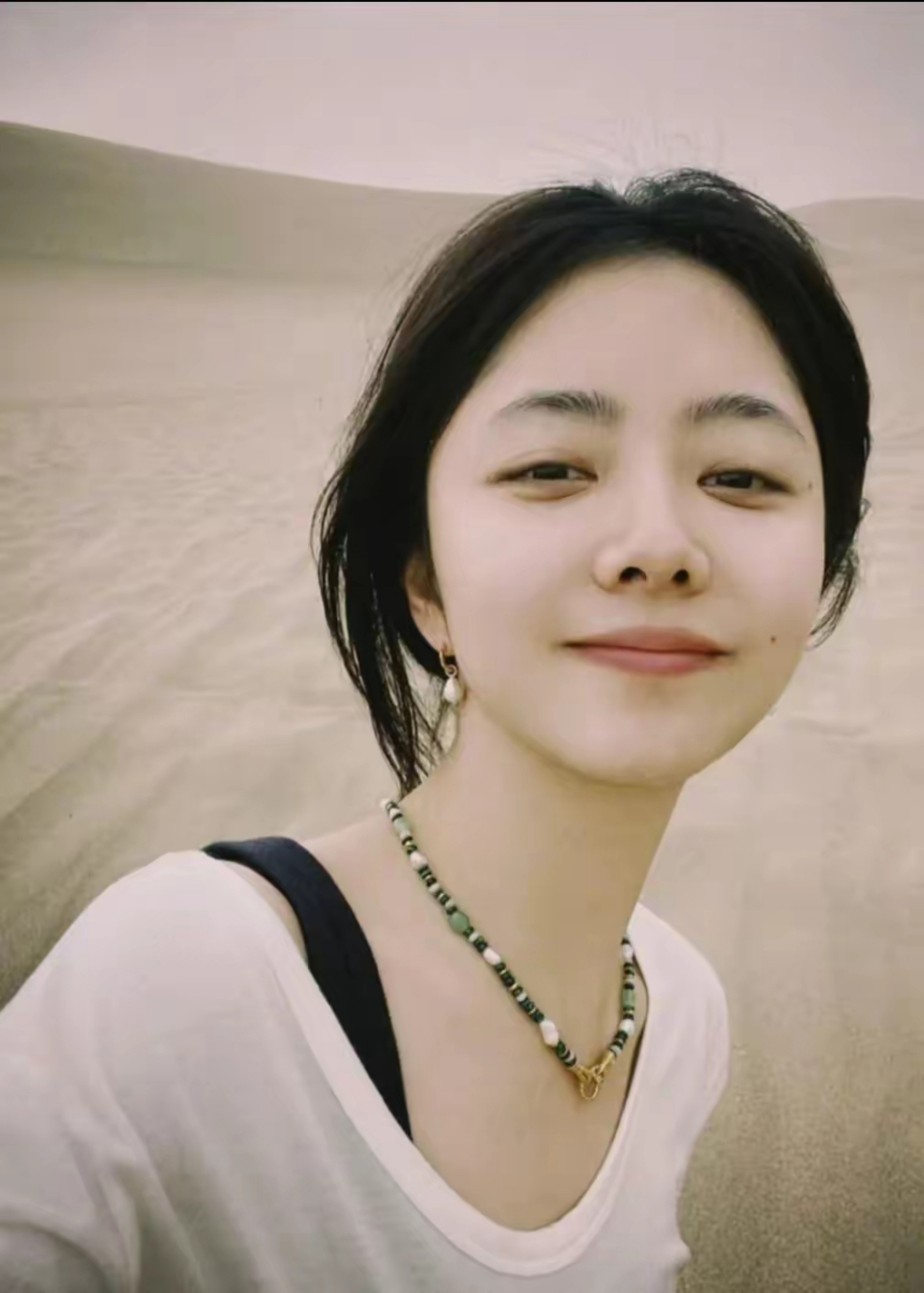 谭松韵真的有一种松弛感,内敛又内心强大的小姑娘,妥妥的不老女神!
