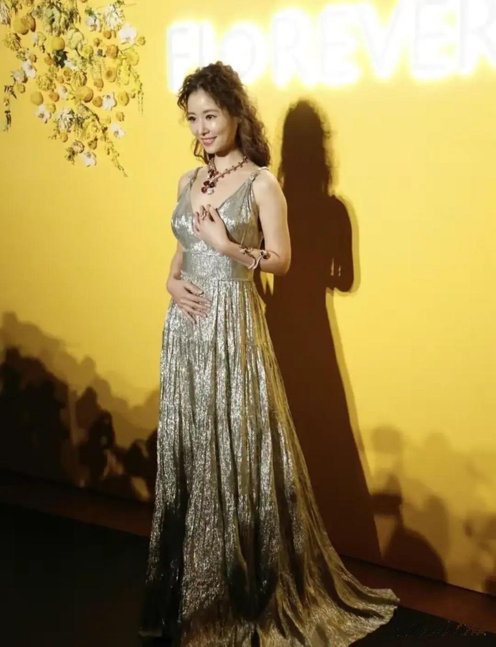 林心如羊毛卷造型