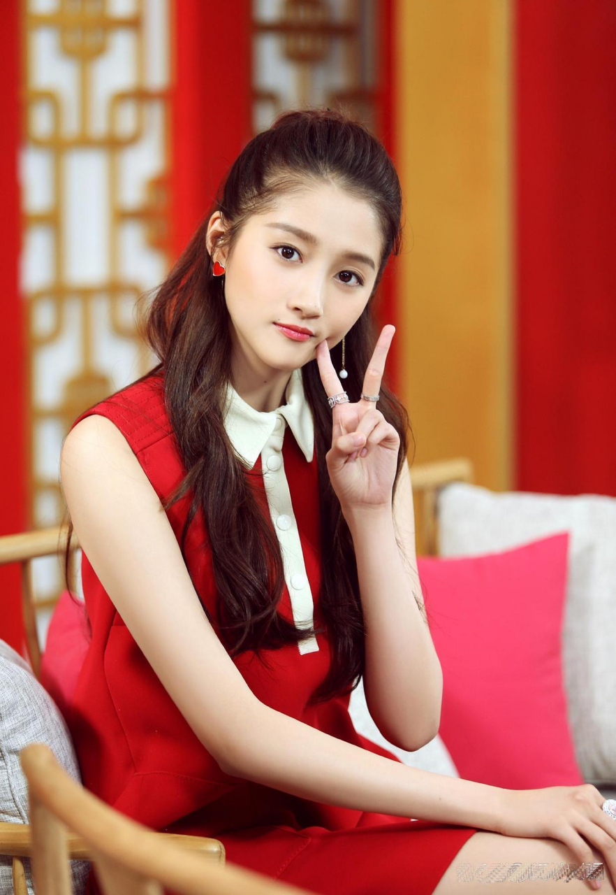 景甜和关晓彤同框出境,谁更好看?