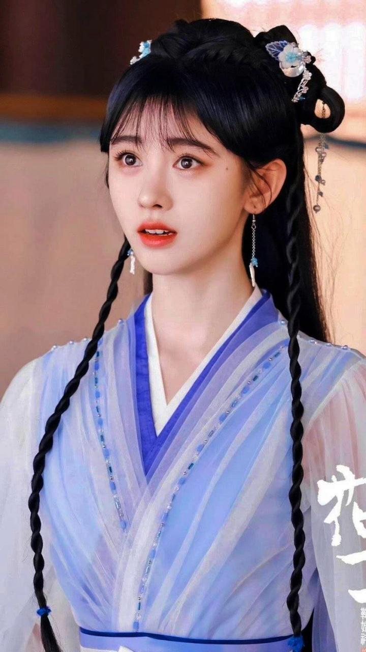 鞠婧祎在《花戎》里饰演魏枝
