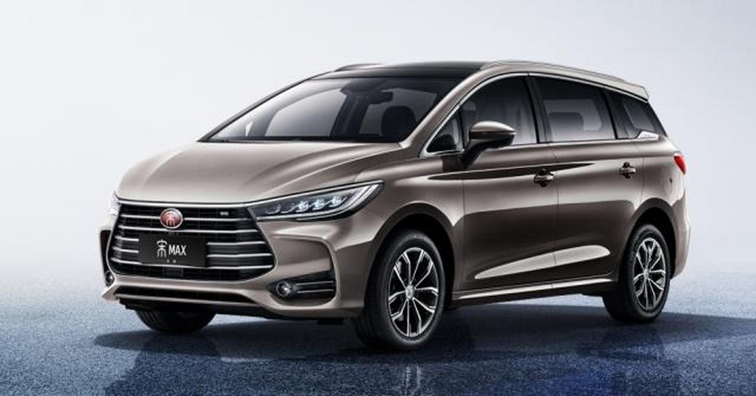 比亚迪推出宋max mpv,定位入门级市场,外形独特,内部配置豪华,配备