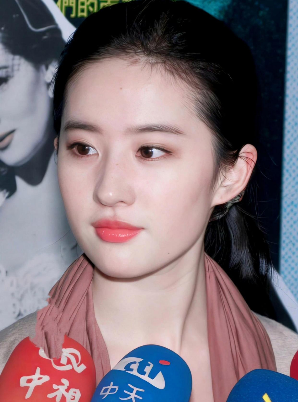 刘亦菲额头上的发旋儿,真不是一般人能驾驭的.