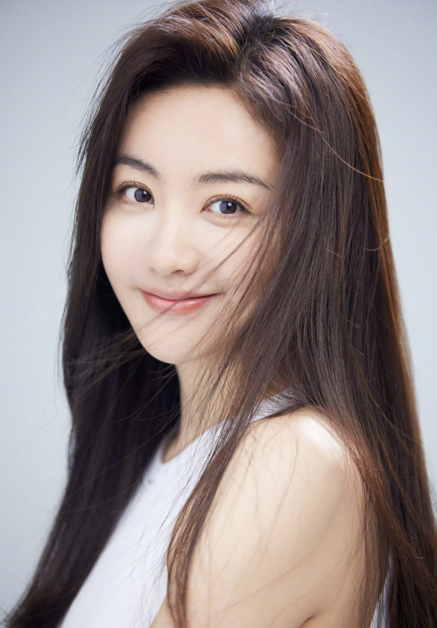 杨蓉都42岁了,还这么年轻,保养得好好.