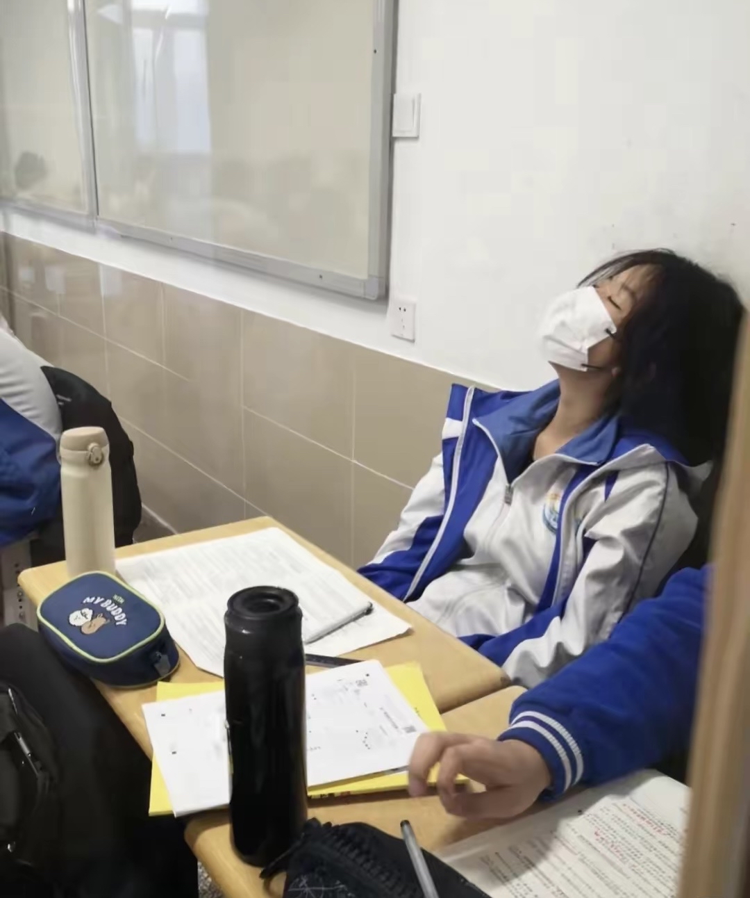 这学期学校搞了个什么区别教育把成绩不好的学生都集中到一个班