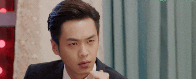 张若昀再上热搜?"丑"道超车今成顶流,唐艺昕吃得太好了