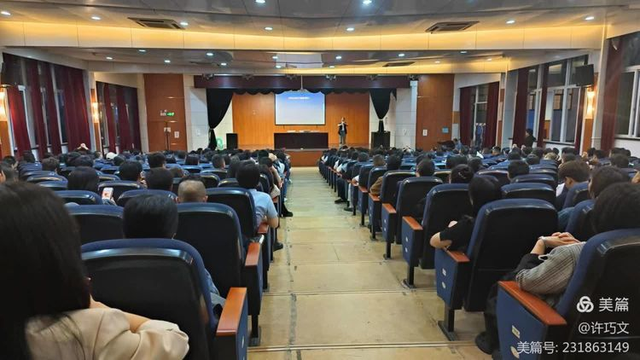 学会做"成长型父母"扶鹰教育智慧父母研修班走进温岭市第五中学