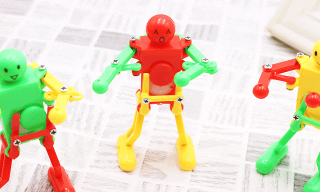 大学生爱上淘工厂买玩具,25岁"玩具大王"单品月销10万单