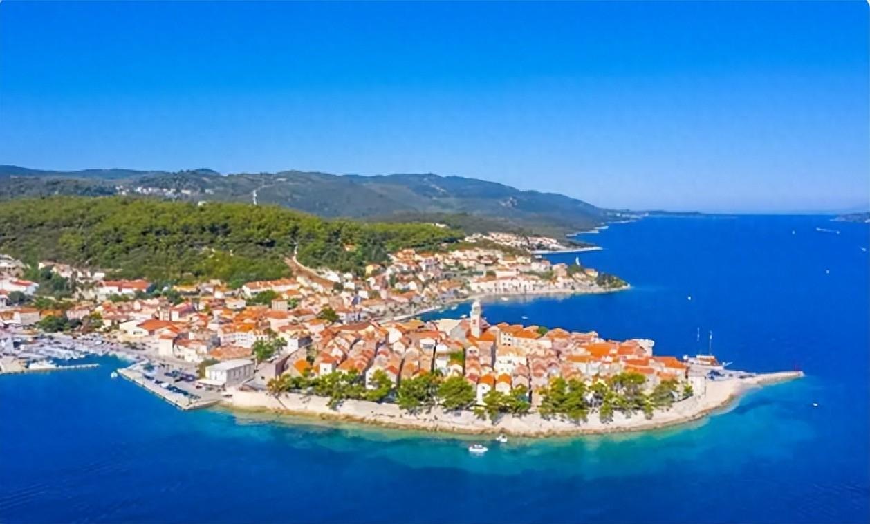 全球这么多裸体海滩,为何只有克罗地亚最出名?知道原因令人咋舌