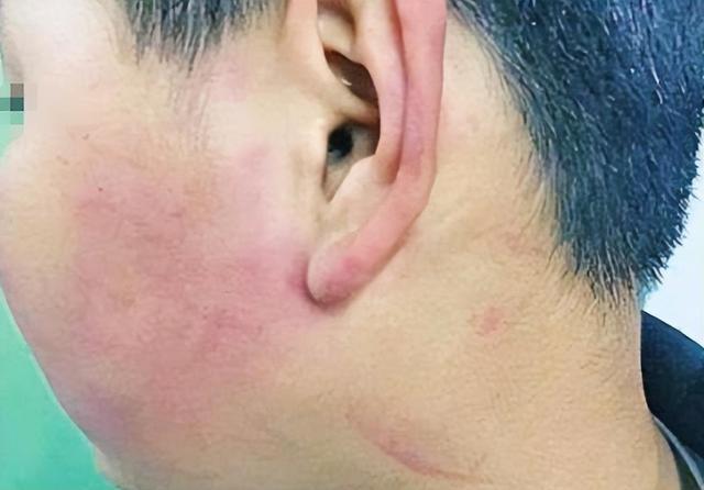 2019年四川学生被校长当众打耳光,家长要求道歉,扭头却跳楼自杀