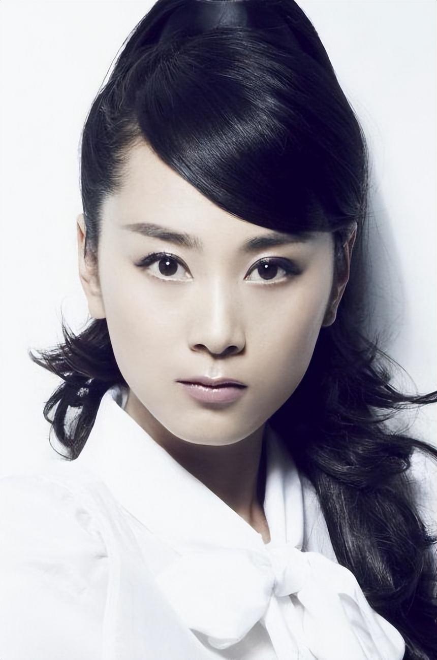 她是最干净的女演员,与小丈夫结婚18年零绯闻,如今家庭幸福美满
