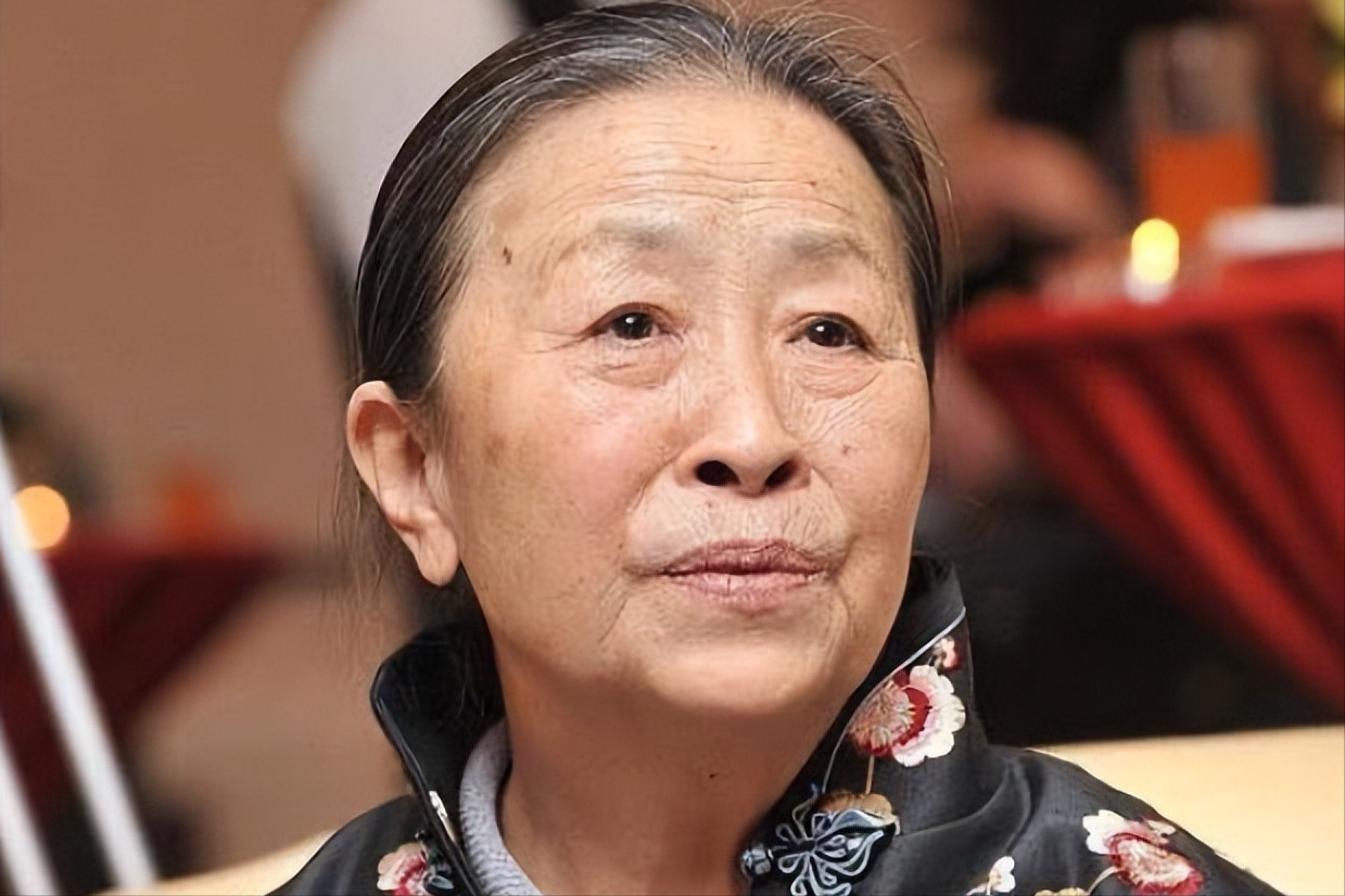 "丑娘"张少华:面丑心更丑,年轻时作恶多端,晚年风水轮流转