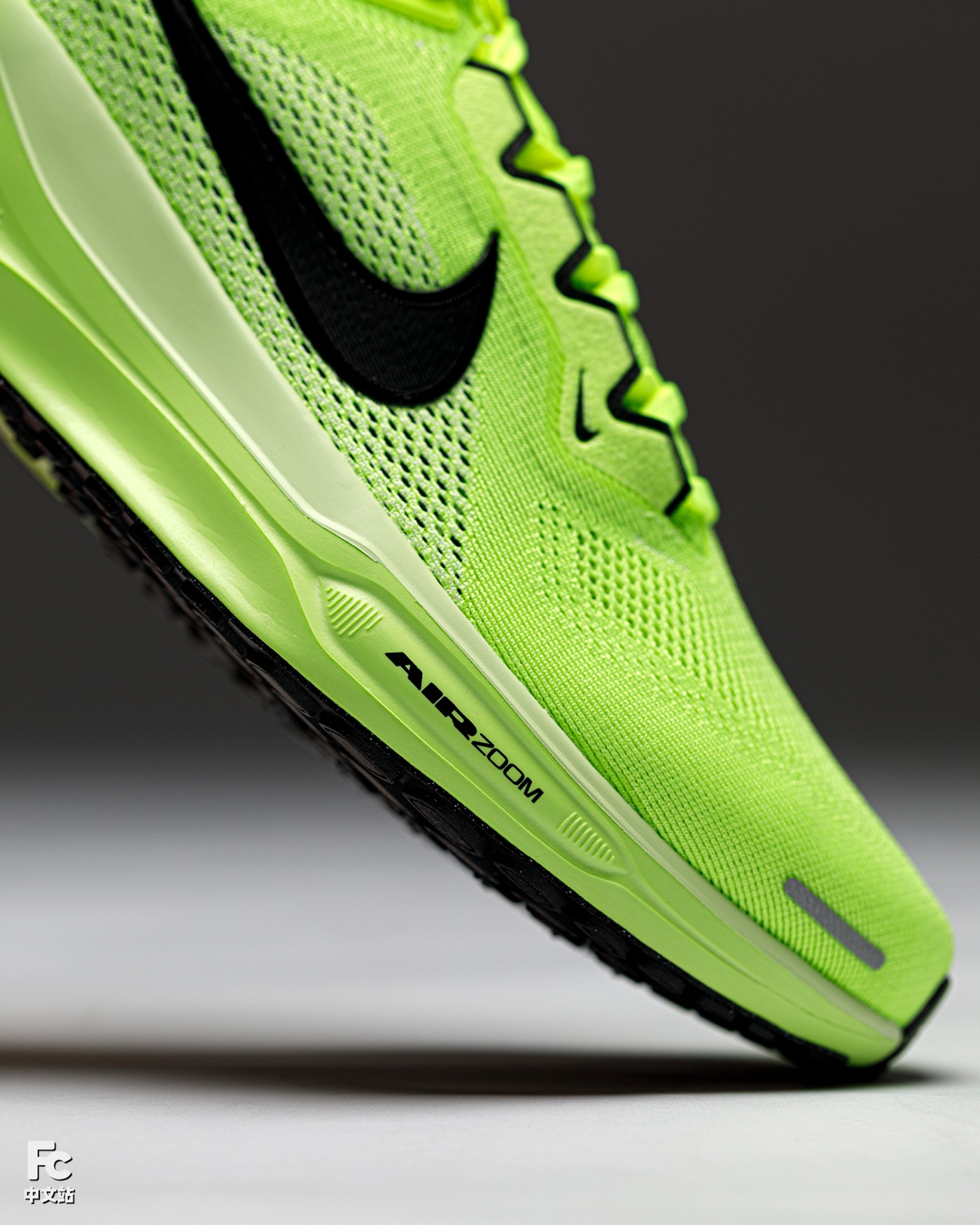 nike「万人迷跑鞋」重大升级!竟是这种脚感!
