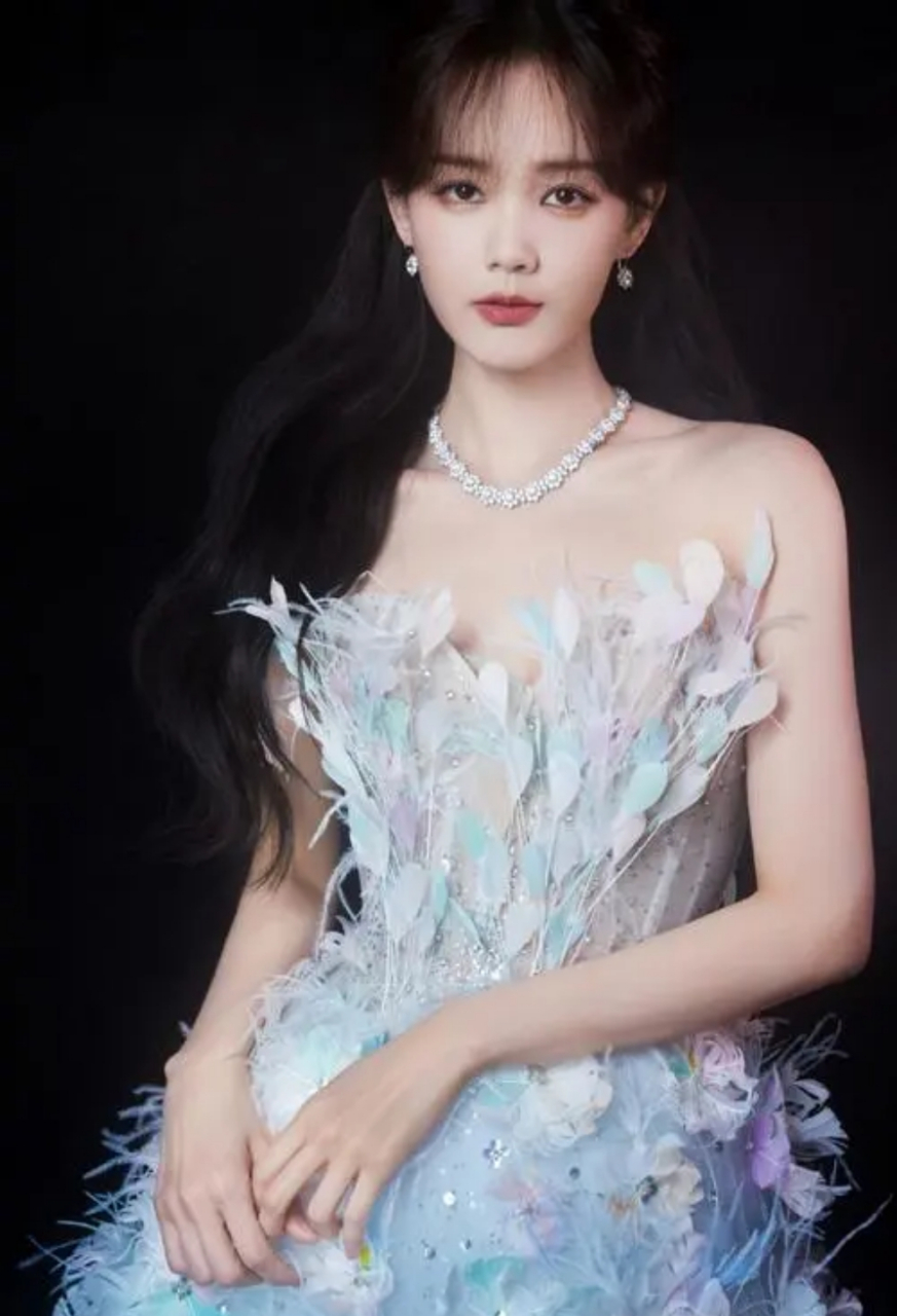 李一桐和金晨都是90年的姐姐,两人此次的梦幻联动是在官宣姐妹cp吗?