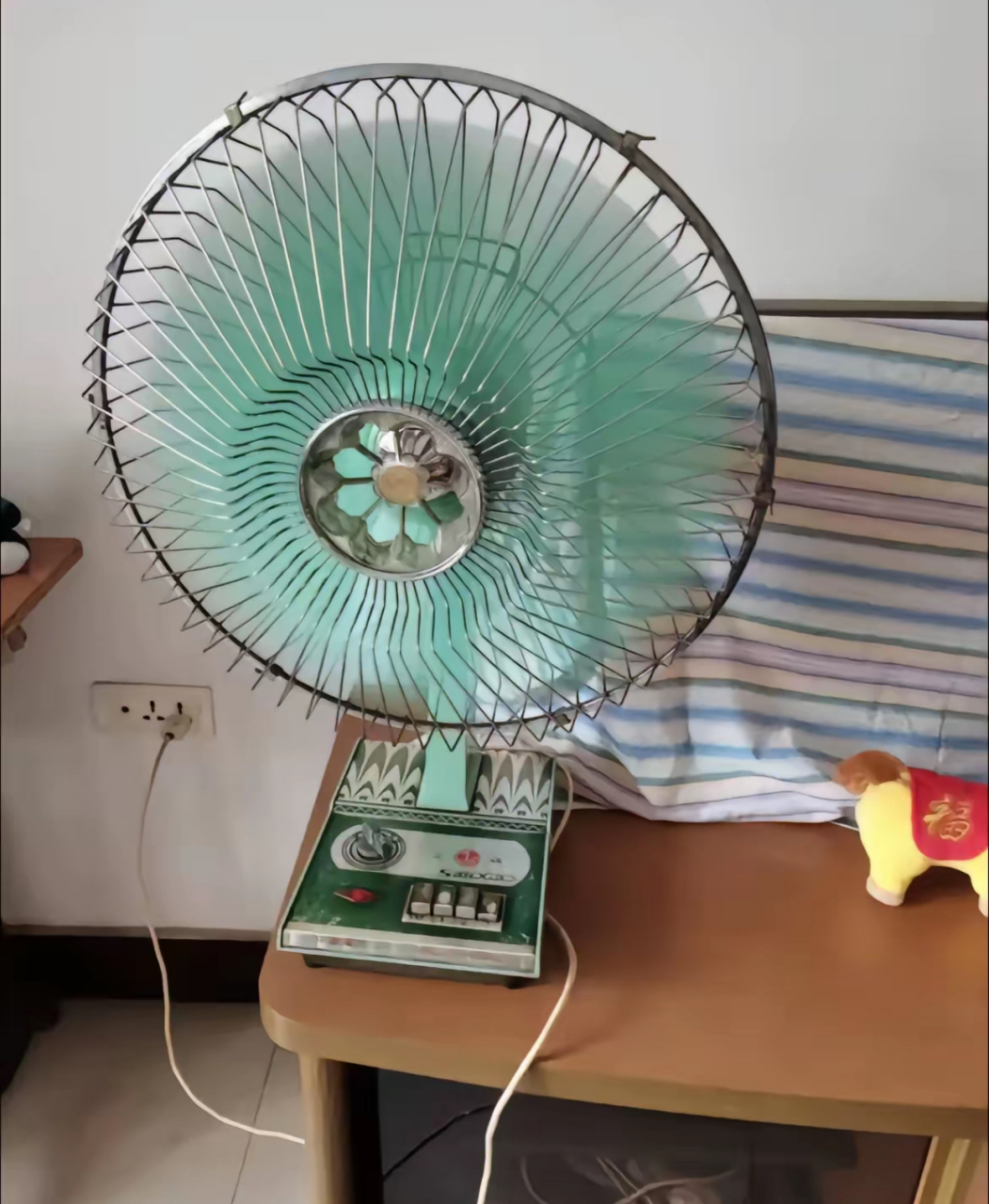 不得不说,好佩服这种老式的风扇生产厂家,居然生