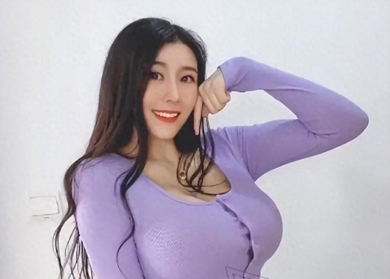 惊艳娱乐圈!178cm刘太阳完美身材引热议,丰满翘臀美到犯规