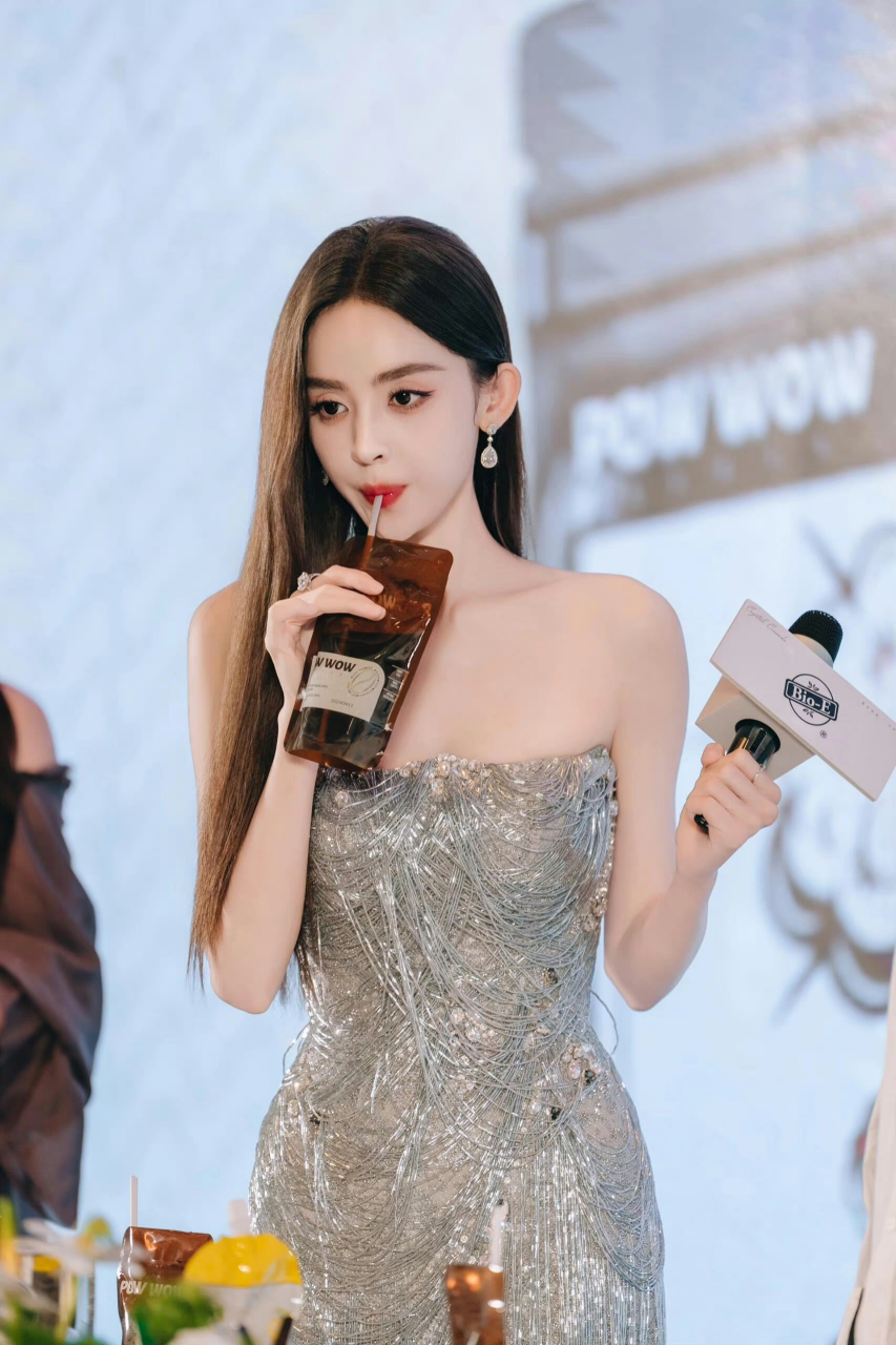 古力娜扎出席活动好美呀#明星生图大赏