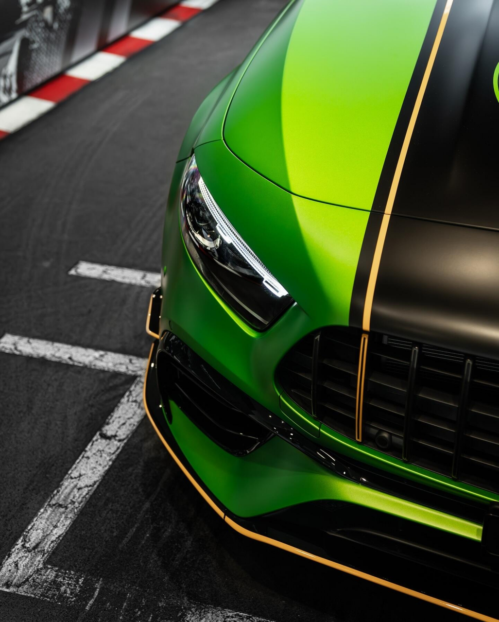 0t发动机,奔驰a45s 限量版车型,独特的amg绿色车漆,搭配上amg车型的