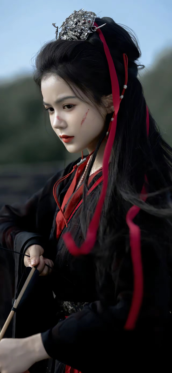 美女壁纸～古风美女,黑色和红色的搭配,太带感了