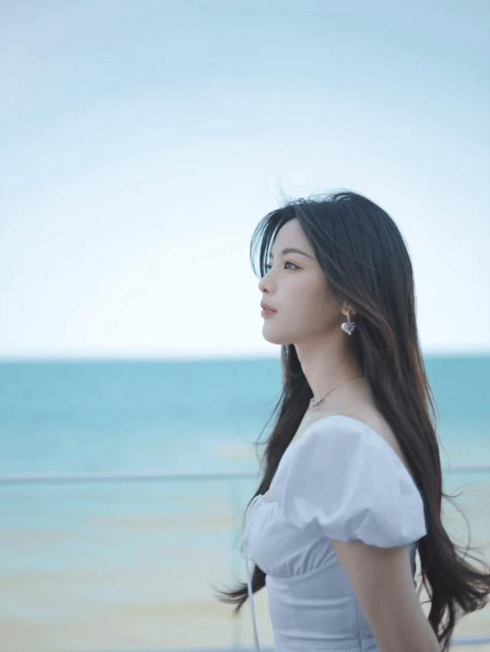 杨超越和海边适配度百分百