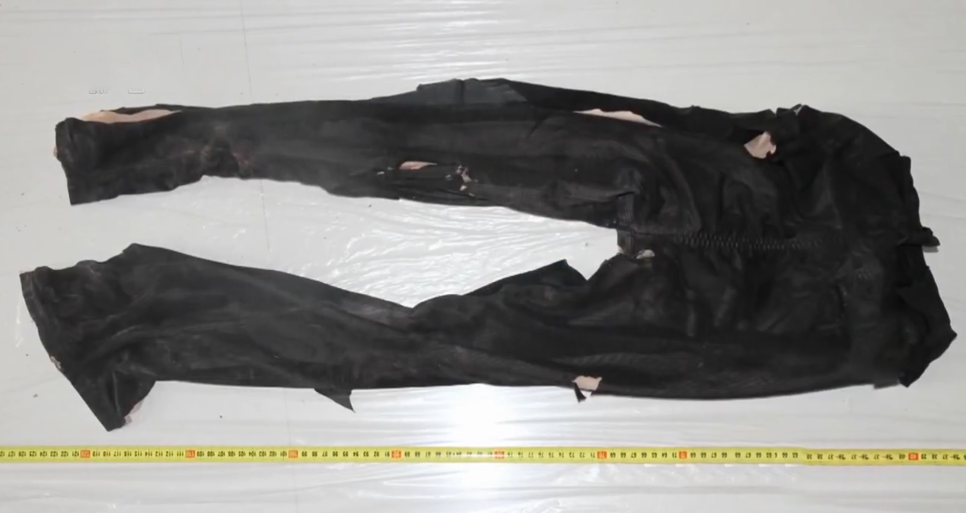 2016年女子"卧轨自杀",警察发现女子没穿鞋,查出被掩盖的惨案