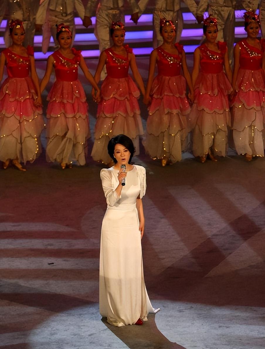 "消失"23年的毛阿敏,现在过上了自己想要的生活