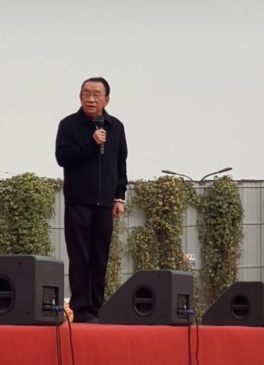 侯耀文去世17年后,再看哥哥侯耀华力争遗产,才明白他的良苦用心