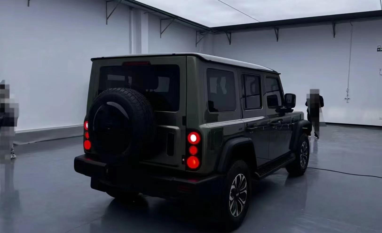 新一代"212"即将发布,2.0t 8at,配全液晶仪表盘,预计14万起