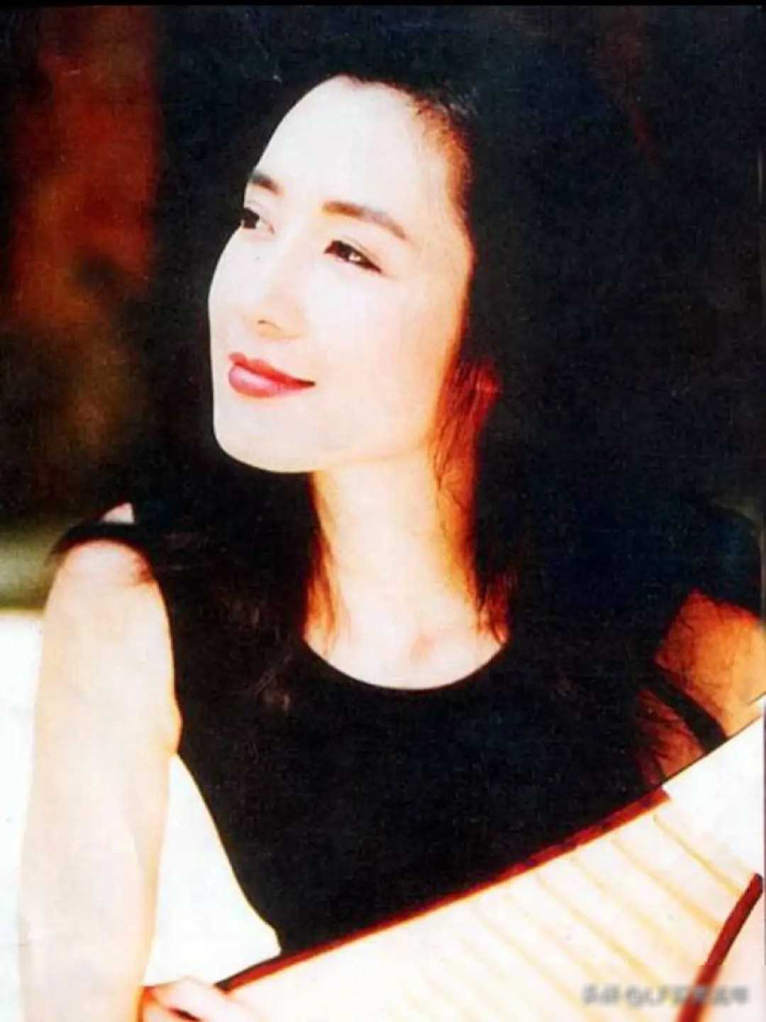 "玉女"吕秀菱:低配版林青霞,秦汉传绯闻弃玉女拍裸戏老公宠爱