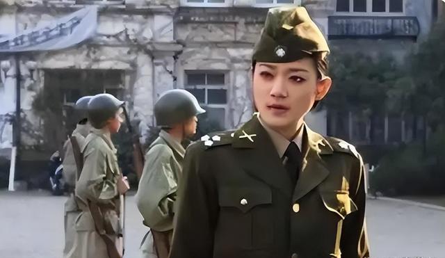 1940年,一国军女中尉被新四军活捉,她却表示:快点带我去见叶飞