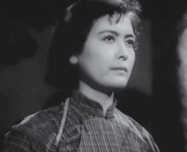 回顾杨雅琴:《苦菜花》中美丽娟子,53岁去世葬礼两任丈夫都不来