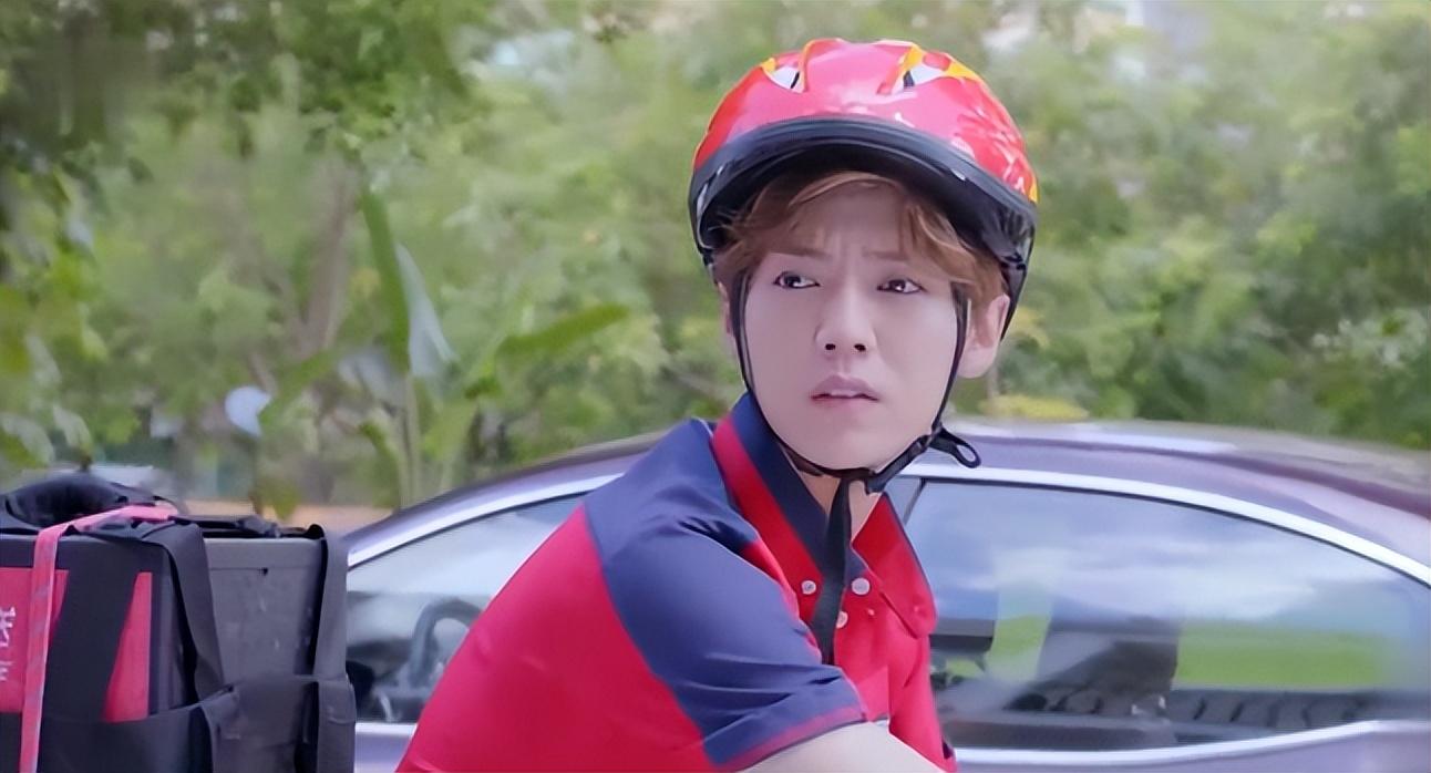 前段时间,一部《甜蜜暴击》登录到了千家万户的电视当中,剧中由鹿晗所