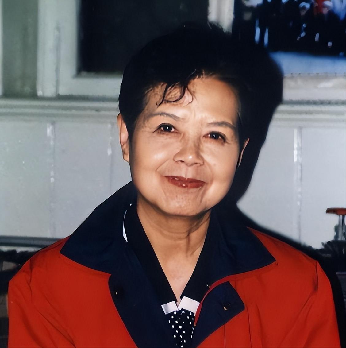 张锐林是个性格内向的大男孩,除了工作以外,几乎不敢多说一句话.