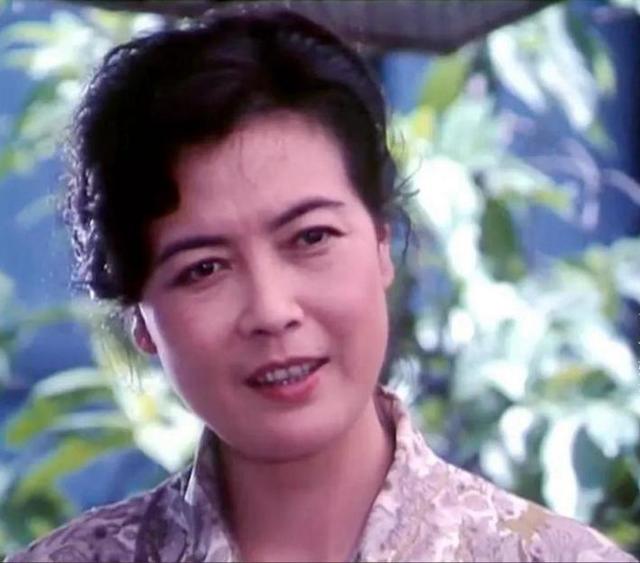 回顾杨雅琴:《苦菜花》中美丽娟子,53岁去世葬礼两任丈夫都不来