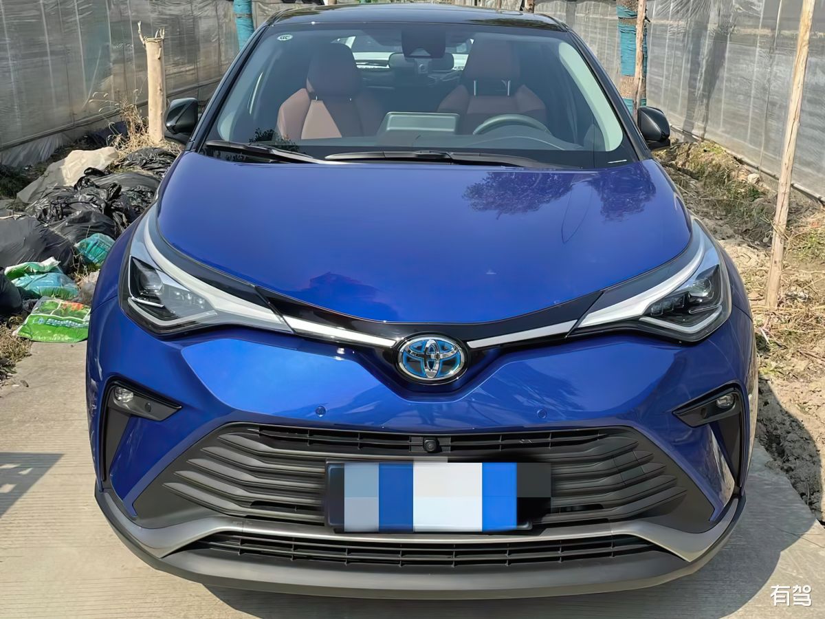 丰田奕泽izoa:小型suv的优雅与力量