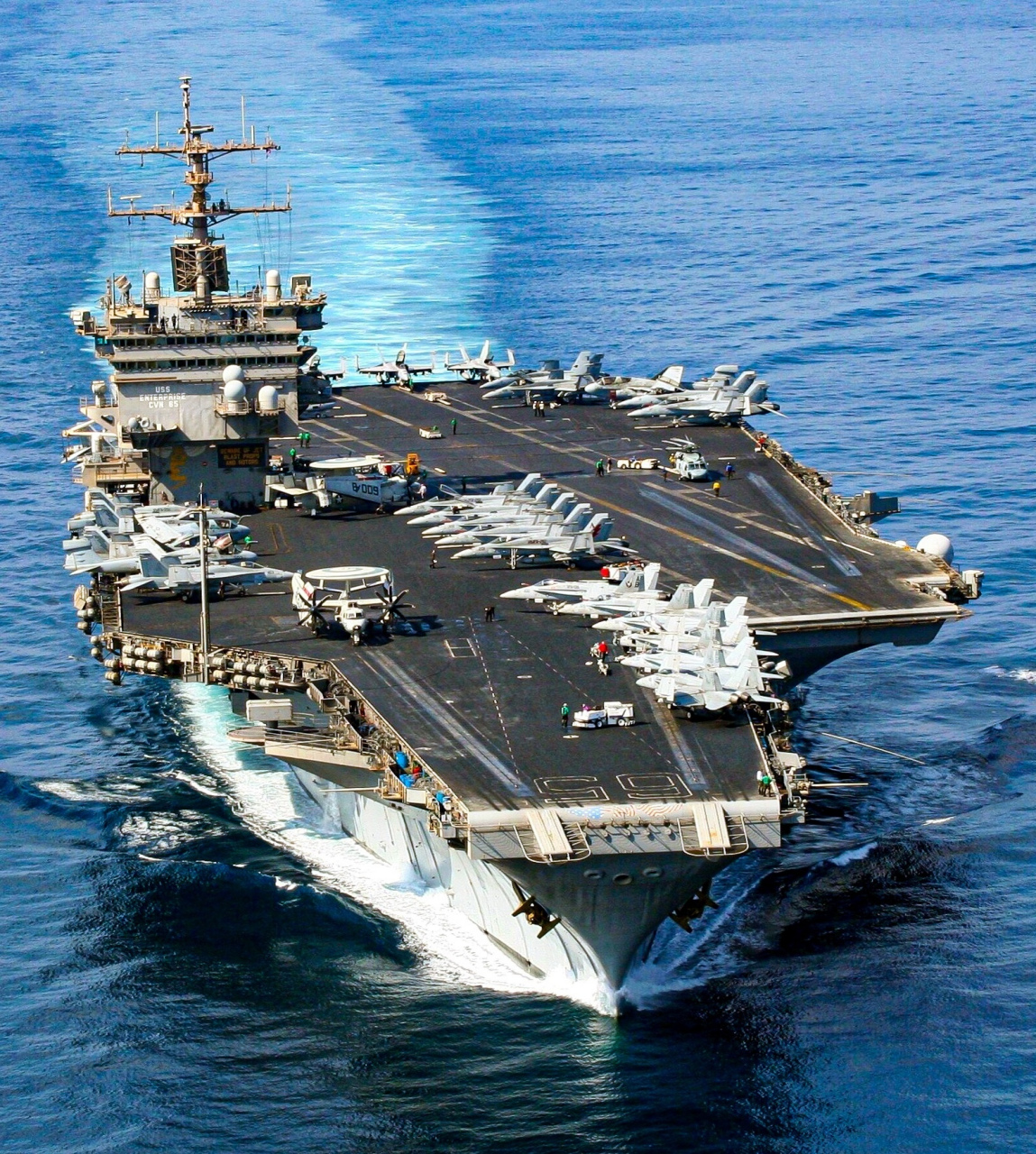 舰船欣赏:美国海军企业号航空母舰,该舰是世界上第一艘核动力航空母舰