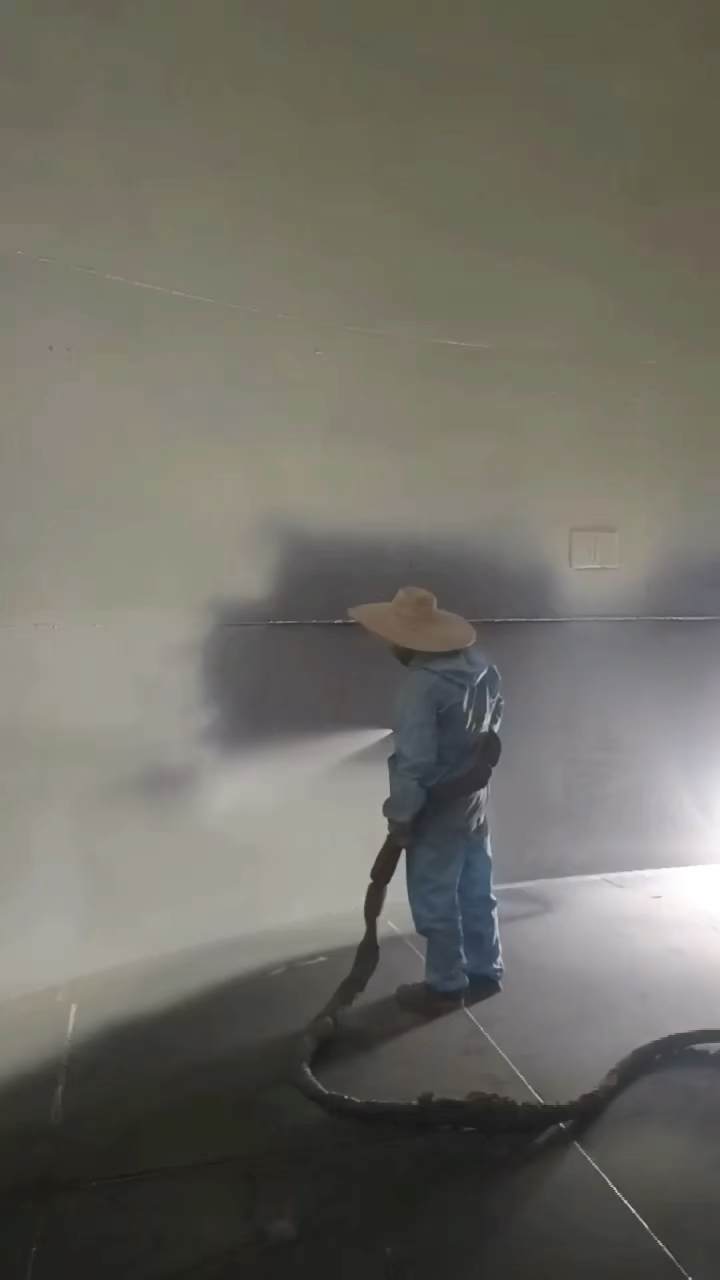 聚脲防水涂料施工中  需要聚脲的朋友联系我