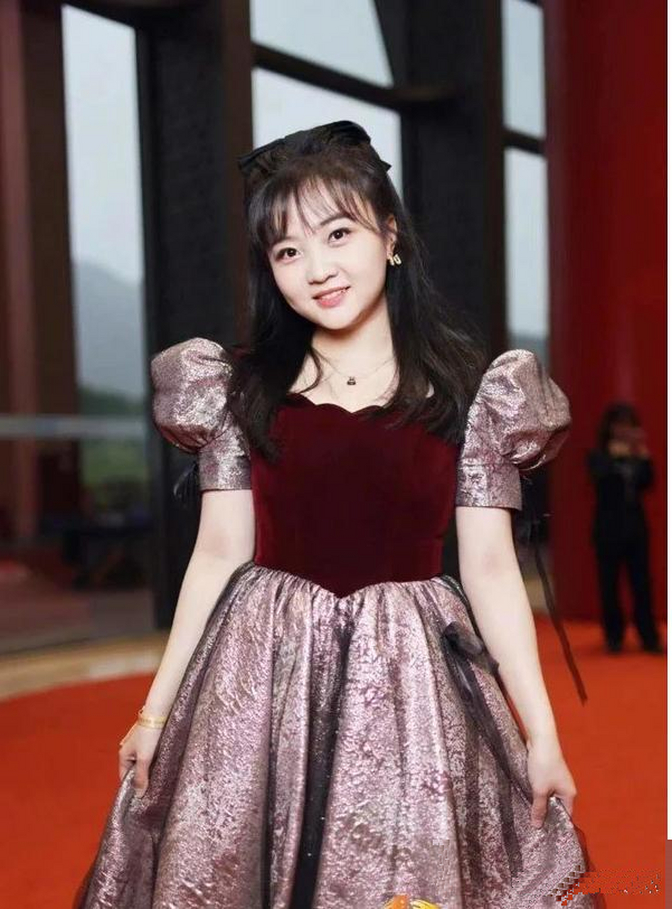 林妙可公主裙泡泡