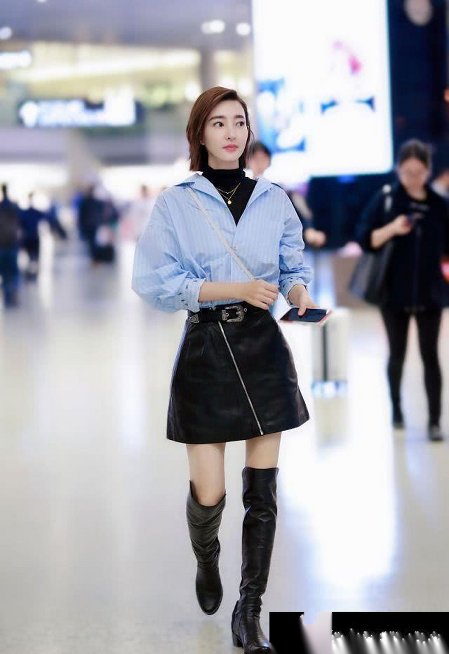 王丽坤梳短发又飒又美