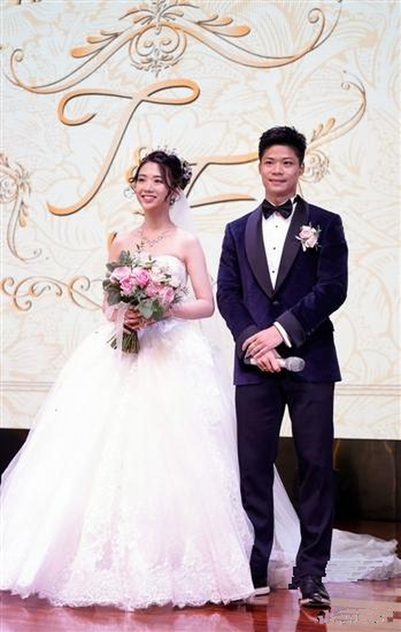 苏炳添妻子美丽温柔