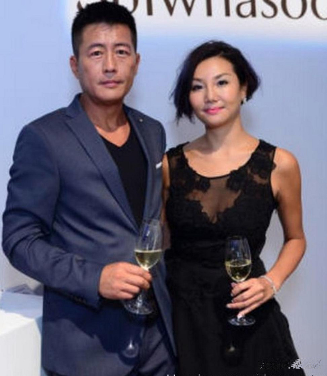 江珊前夫高曙光与二婚妻子从相识到求婚结婚有孩子用了半年多时间