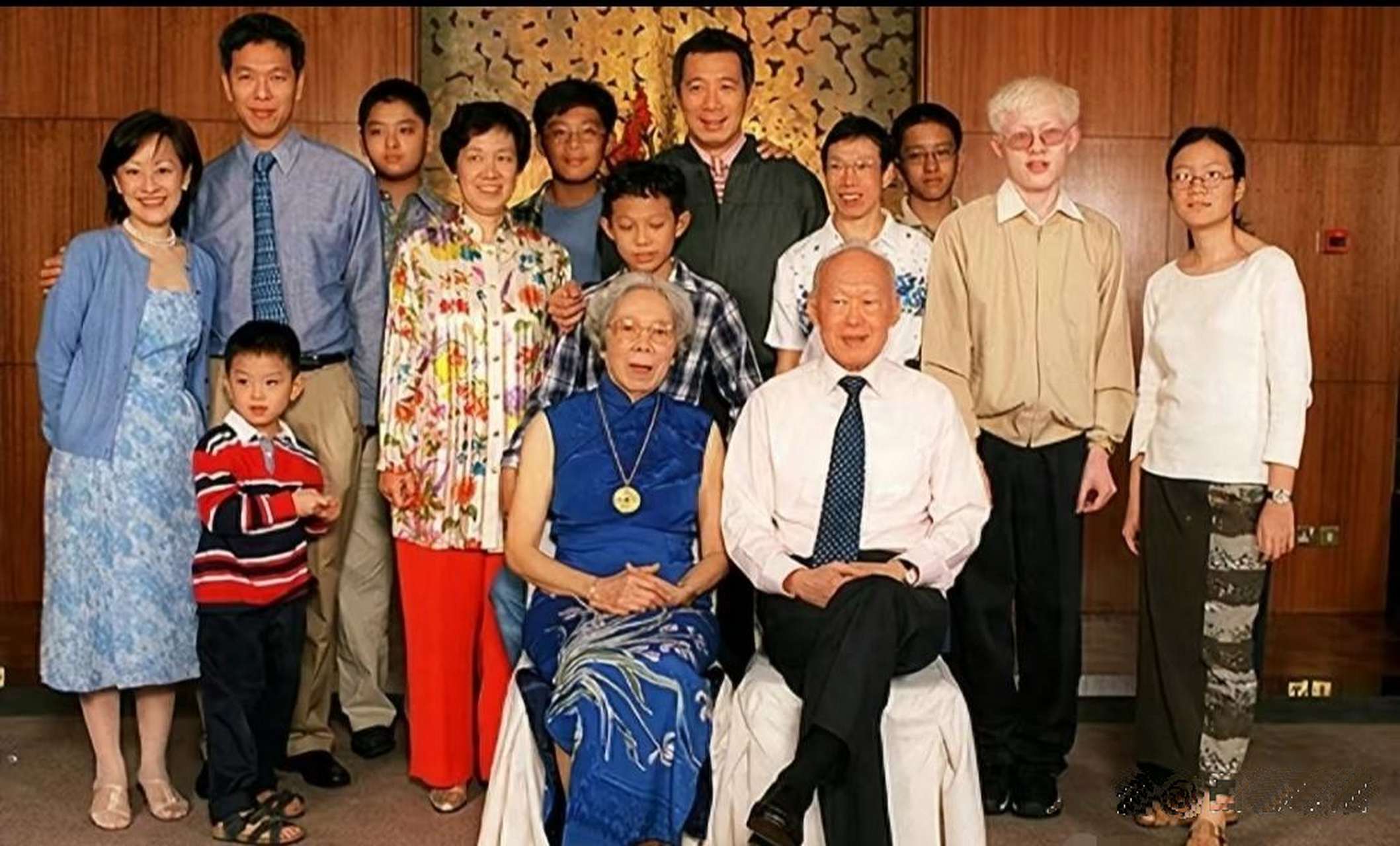 李显龙侄子李绳武,名字来自《诗经》,是位超级学霸,本科,硕士就读于