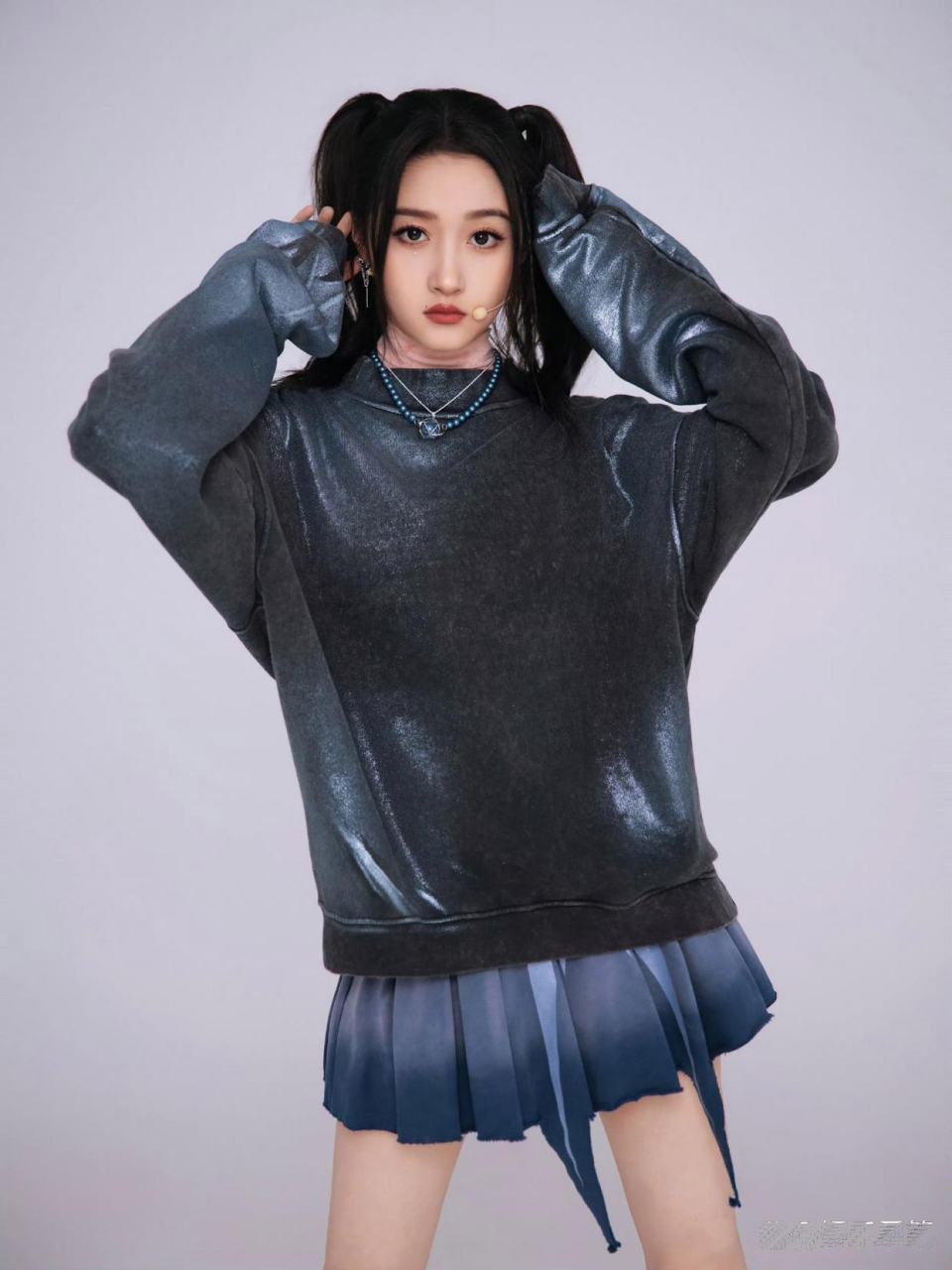 电竞美少女关晓彤头梳双马尾